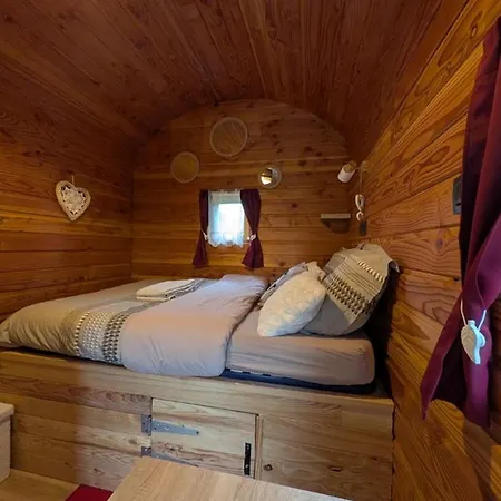 キャンプ場 Roulotte Arya,tout Confort Petit Dejeuner Inclus *